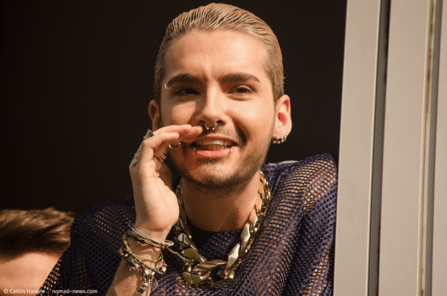 Tokio Hotel vocalist Bill Kaulitz greets the fans at radio SAW in Magdeburg. Copyright: Caitlin Hardee